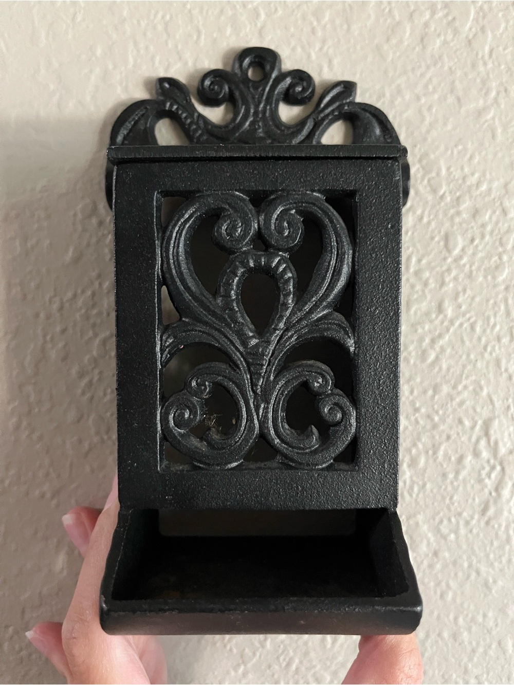 Wilton vintage match holder